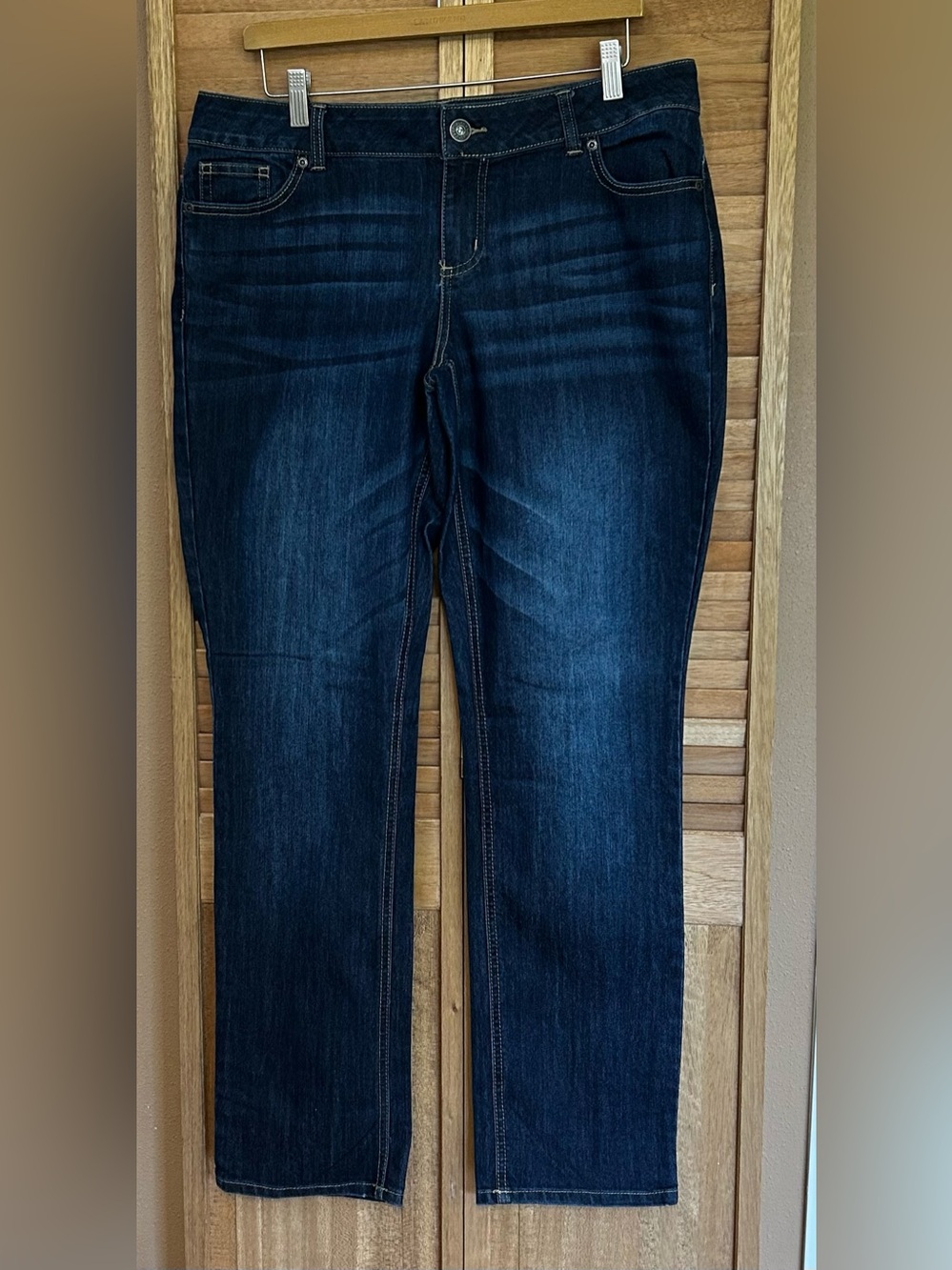 Maurices Straight Leg stretch dark blue jeans Womens Size 13/14 13 14 Long